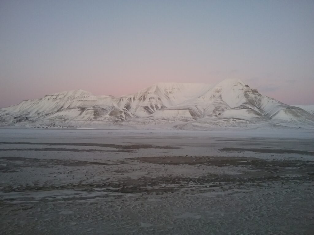 Polarnatten nærmer seg på Svalbard